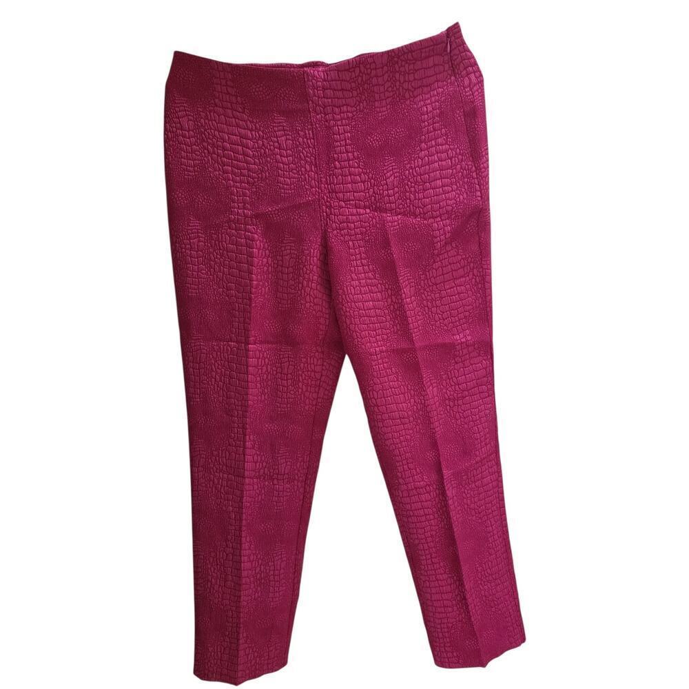 Chico's Black Label Hot Pink Croc Print easy pants. Size-10.
Barbiecore